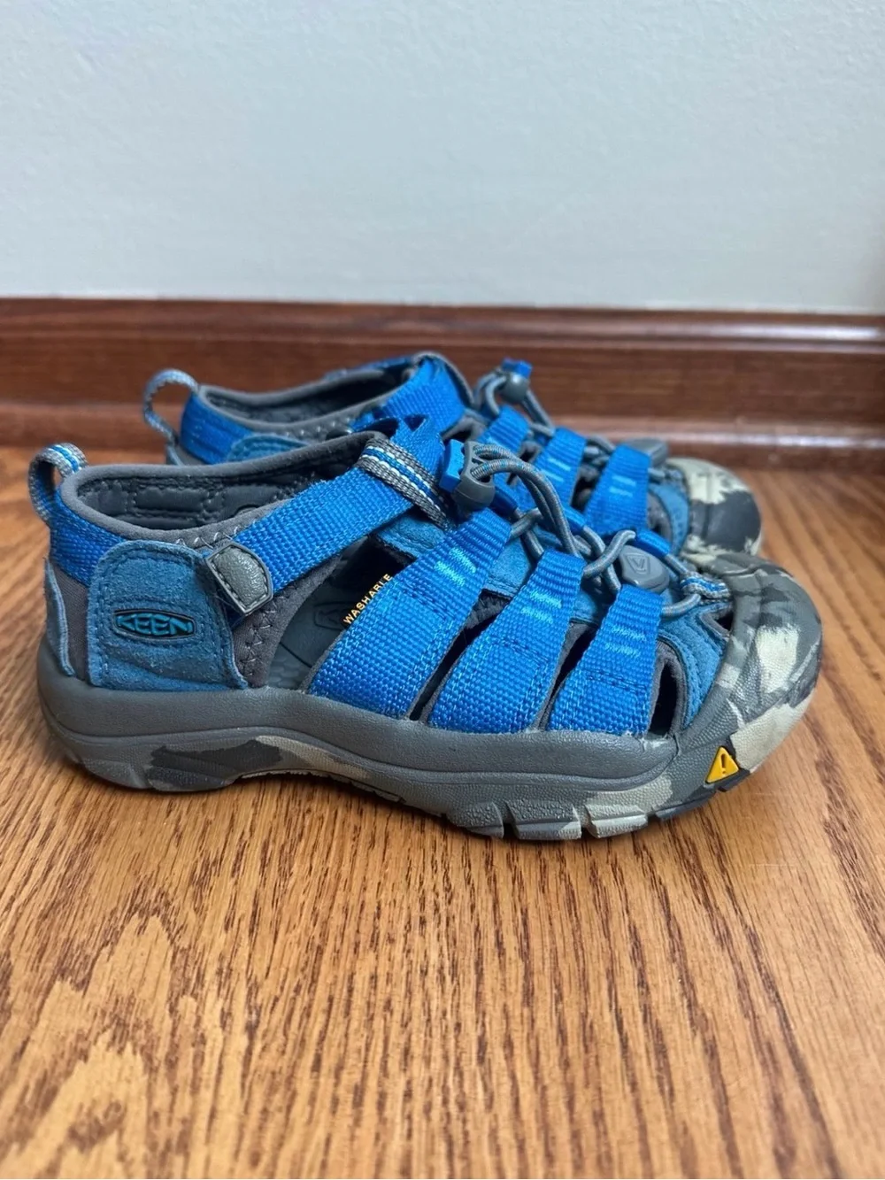 KEEN Newport Sandals Boys Size 13 Blue/Camo Closed Toe